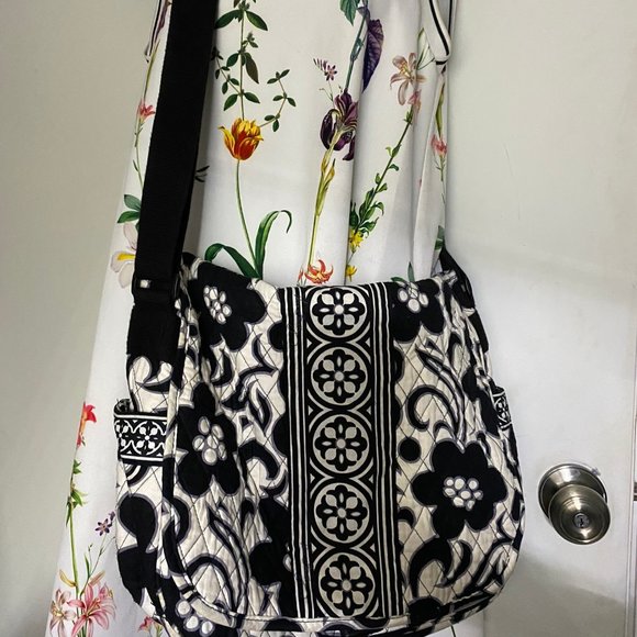 VERA BRADLEY Black & White Floral Messenger Bag - Picture 8 of 10